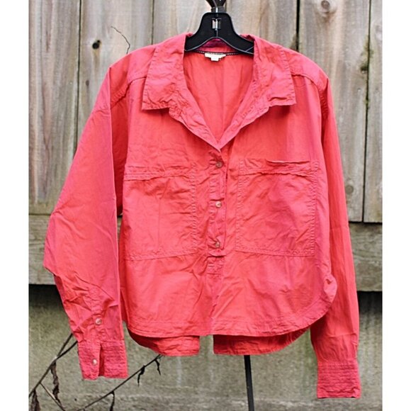 Pilcro (Anthropologie) - Placket Back Slit Shirt in Dark Pink, size Medium - Picture 3 of 12